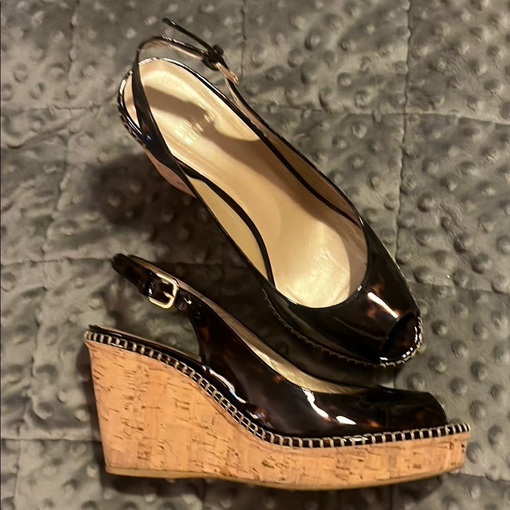 Stuart Weitzman Patent Tortoise Shell Cork Peep Toe Wedges ~ Size 9